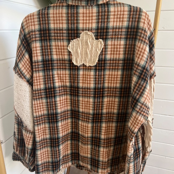 POL Shacket - Picture 2 of 2